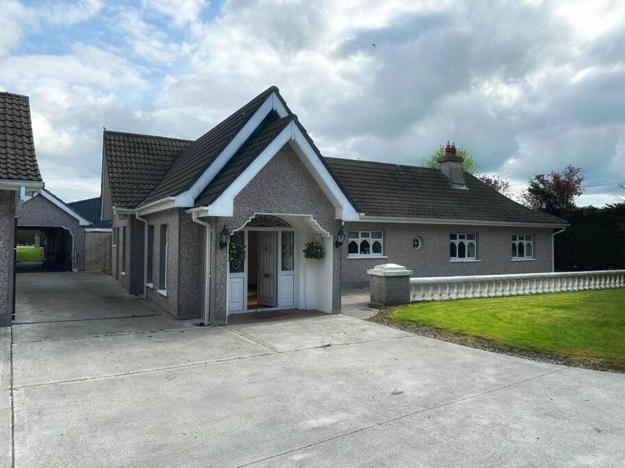 Entire Home At Ballysax House Newpark Exterior foto